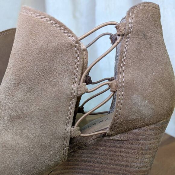 Lucky Brand LK-Reevas Side Cutout Peep Toe Wedge Boots Sesame Oiled Suede 8.5 - Picture 10 of 13